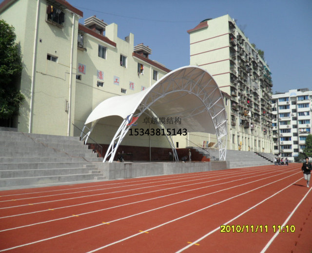  <font color='red'>膜結(jié)構(gòu)看臺</font>都是什么材質(zhì)的？